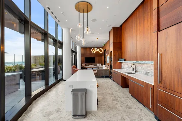 $2,158,000 | 682 Atlantic Avenue, Unit 37D, Boston, MA 02111