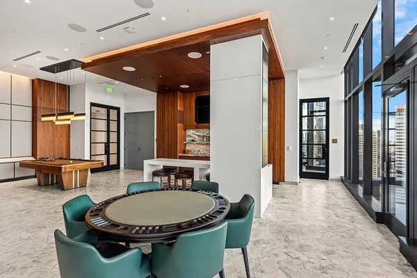 $2,158,000 | 682 Atlantic Avenue, Unit 37D, Boston, MA 02111