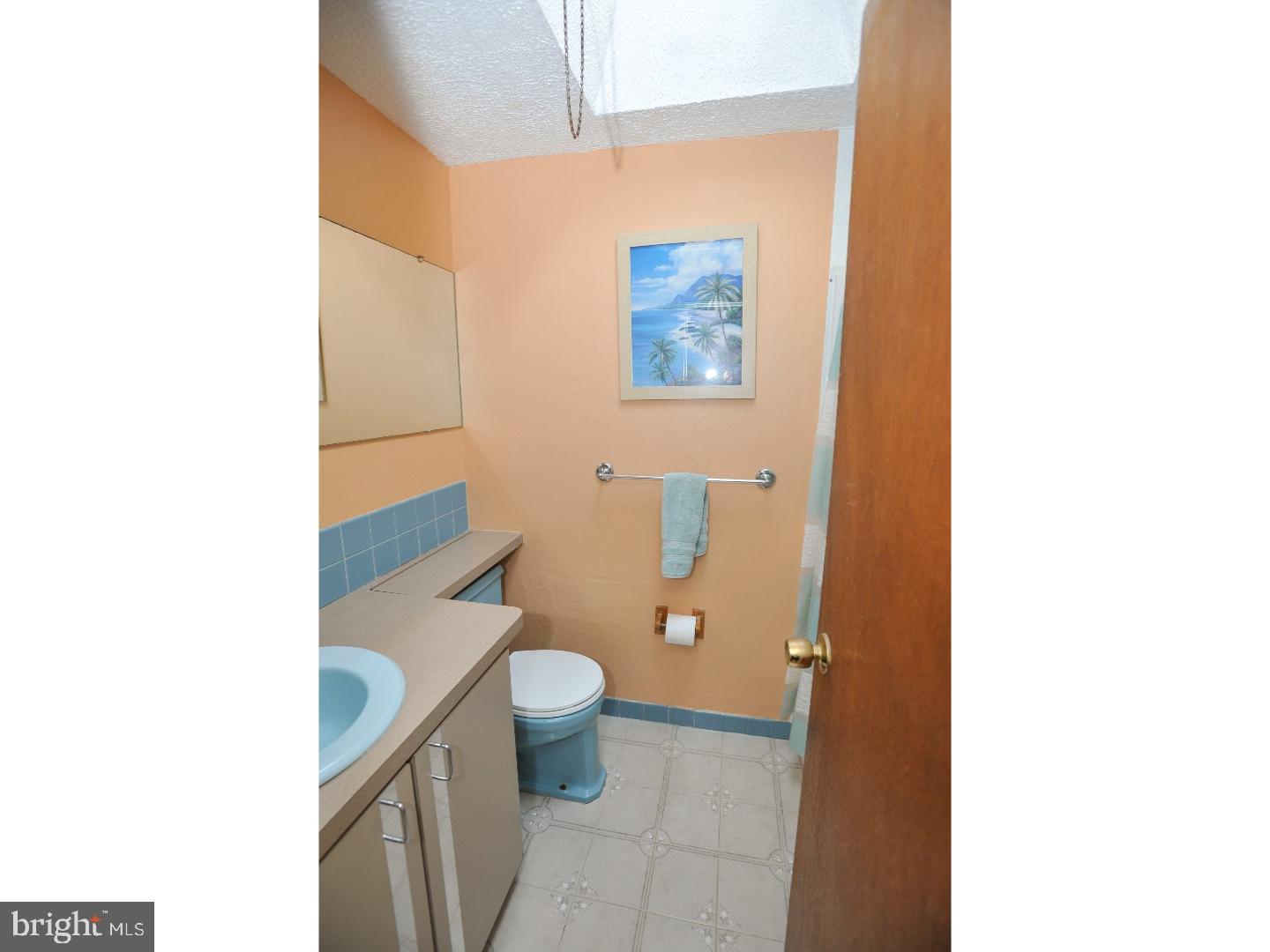 12512 Chilton Road Philadelphia, PA 19154 - Photo 17 of 24 Bathroom