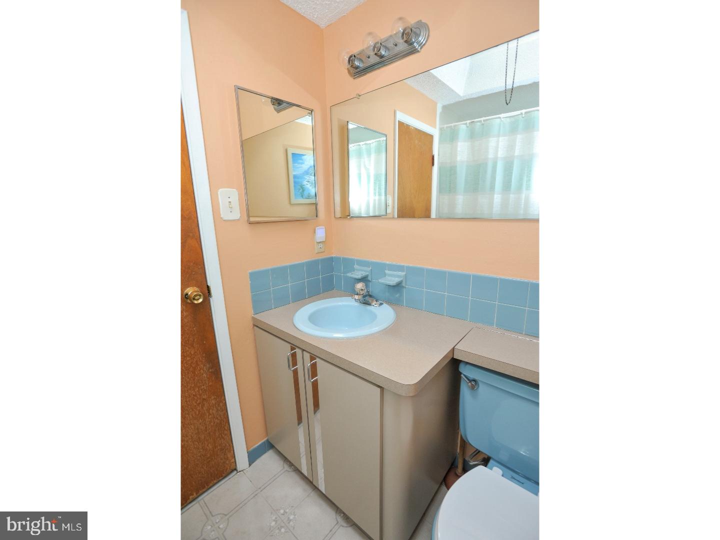 12512 Chilton Road Philadelphia, PA 19154 - Photo 18 of 24 Bathroom
