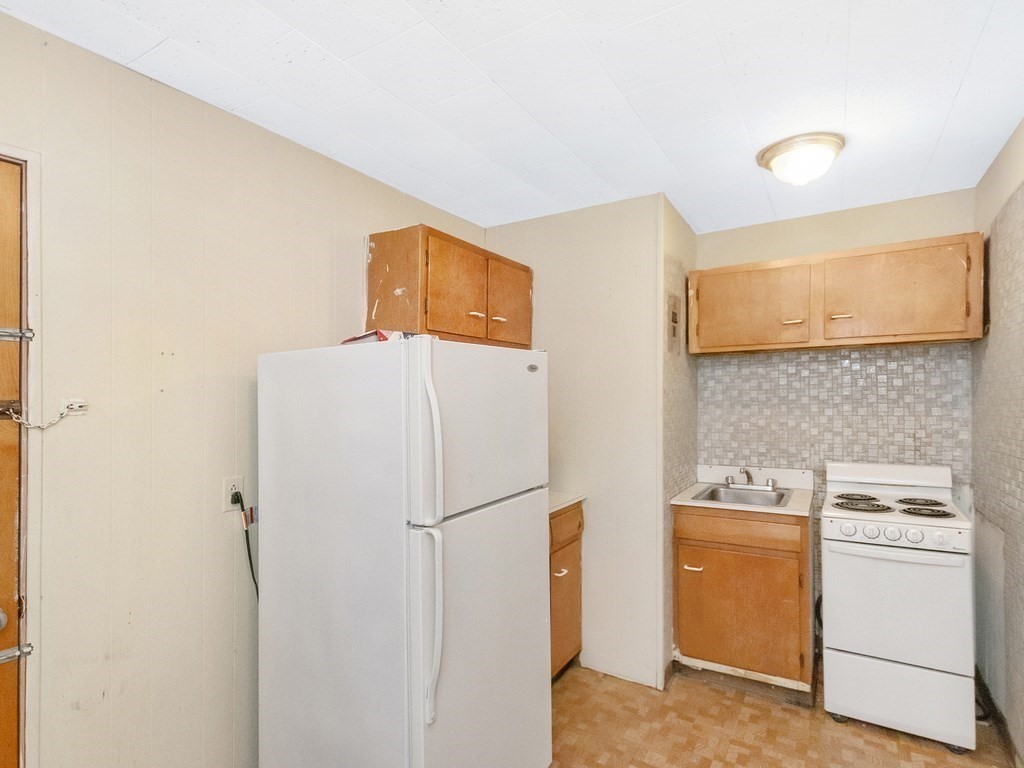 75 Park Street, Unit 8 Brookline, MA 02446 - Photo 9 of 31