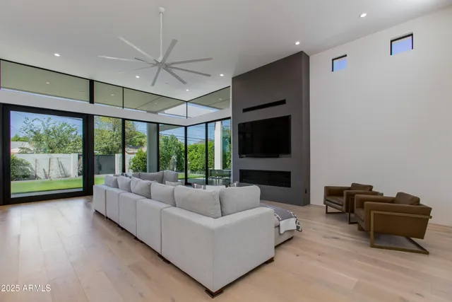 $11,000 | 4002 East Avalon Drive, Phoenix, AZ 85018