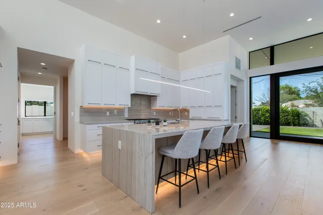 $11,000 | 4002 East Avalon Drive, Phoenix, AZ 85018