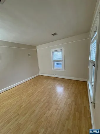$1,850 | 365 Commercial Avenue, Unit 2, Cliffside Park, NJ 07010