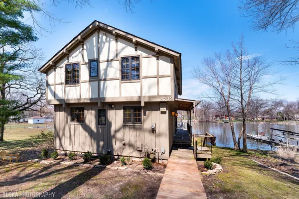 $2,600 | 2712 Ridge Avenue, Algonquin, IL 60102