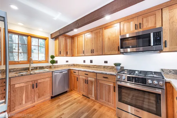 $2,600 | 2712 Ridge Avenue, Algonquin, IL 60102