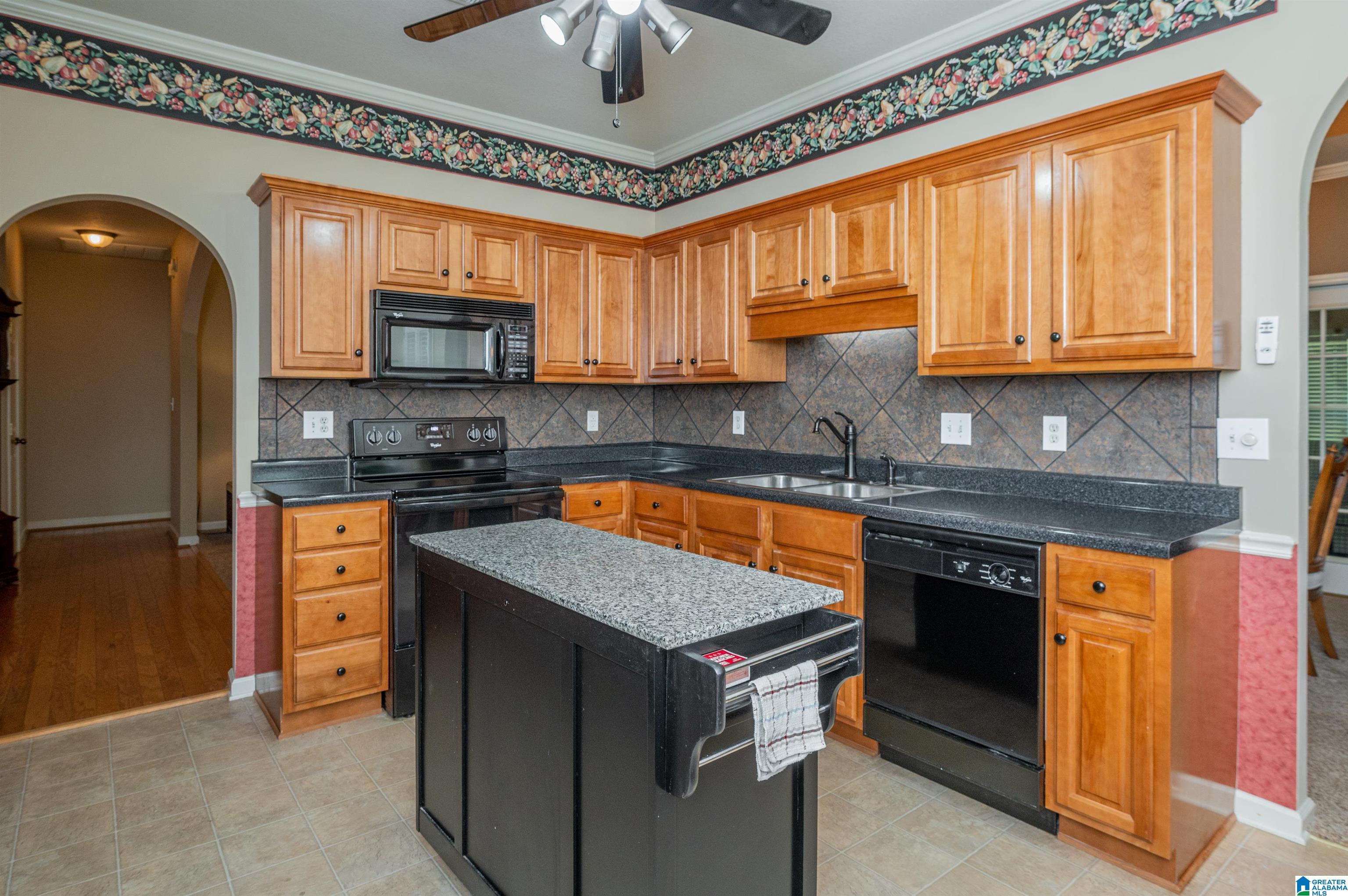 304 Cove Circle Pelham, AL 35124 - Photo 17 of 46