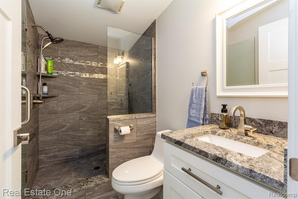 2331 Rusk Road Rochester Hills, MI 48306 - Photo 21 of 46
