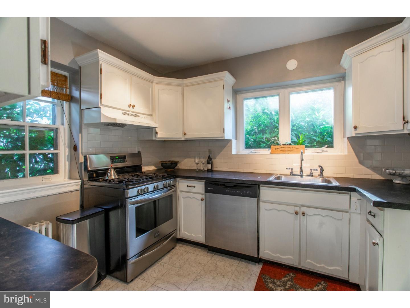 216 Hewett Road Wyncote, PA 19095 - Photo 12 of 24 Kitchen