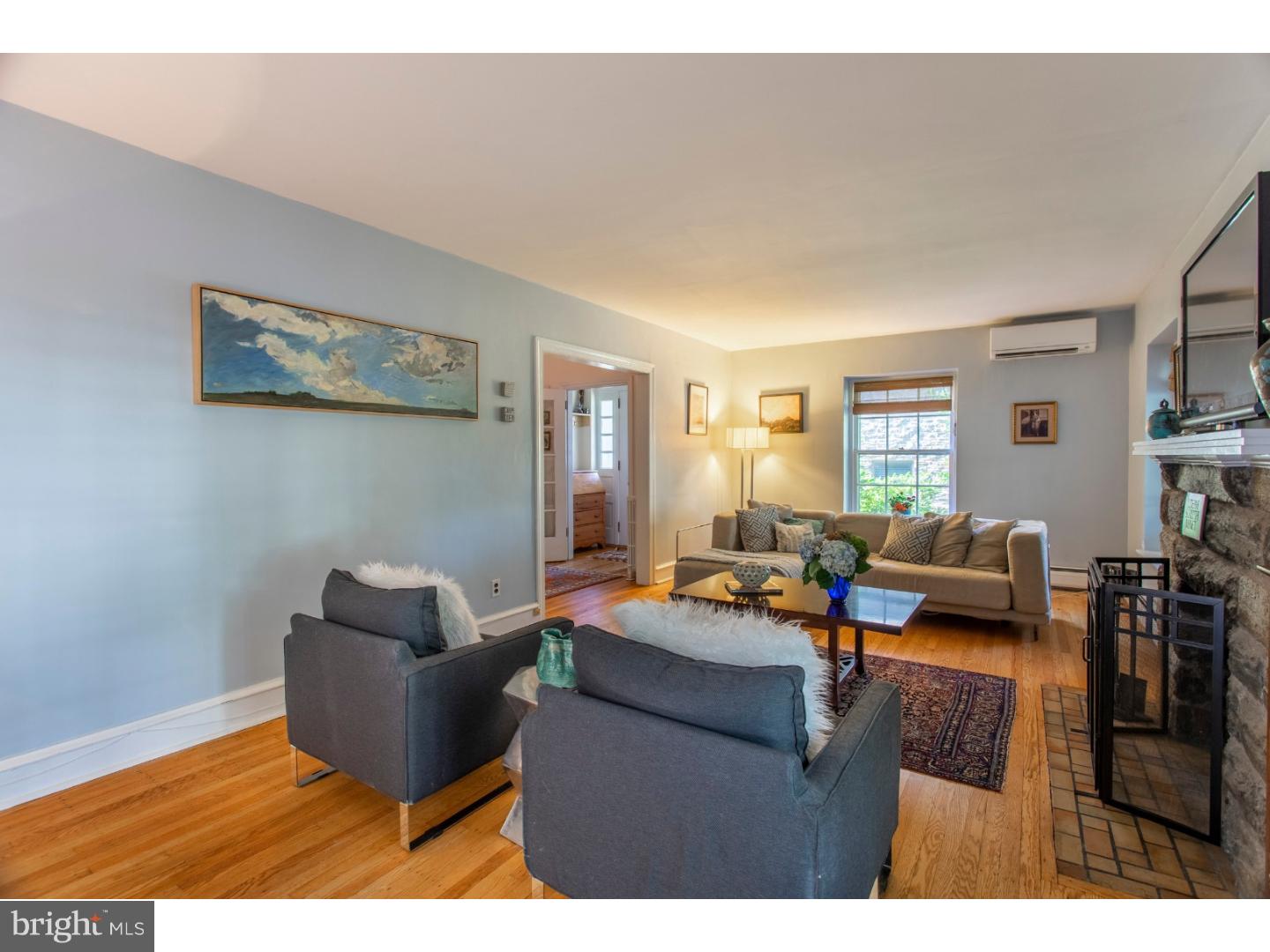 216 Hewett Road Wyncote, PA 19095 - Photo 4 of 24 Living Room