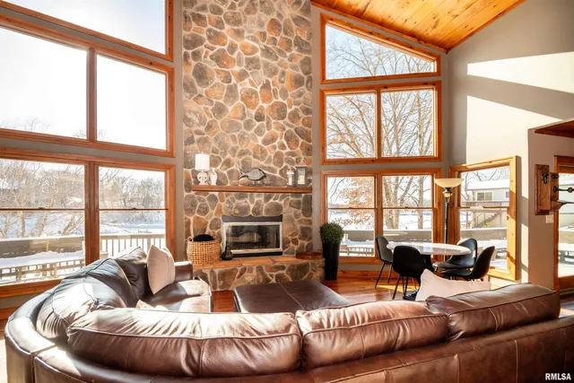 $850,000 | 110 Birch Court, Dahinda, IL 61428