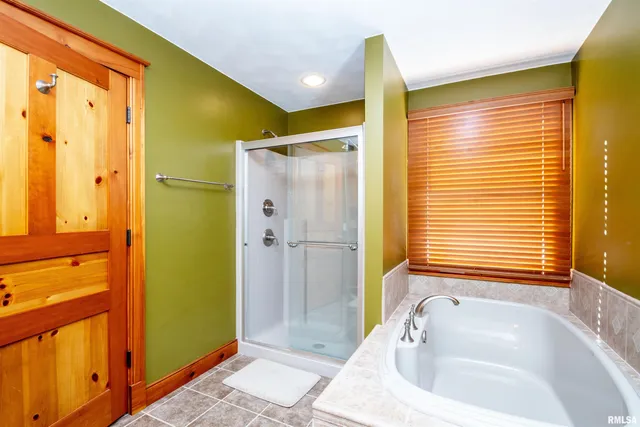 $850,000 | 110 Birch Court, Dahinda, IL 61428