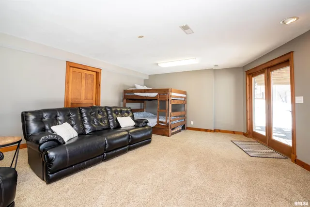 $850,000 | 110 Birch Court, Dahinda, IL 61428