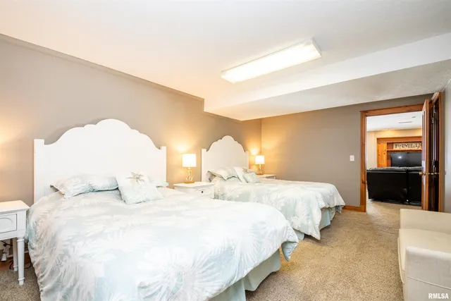 $850,000 | 110 Birch Court, Dahinda, IL 61428