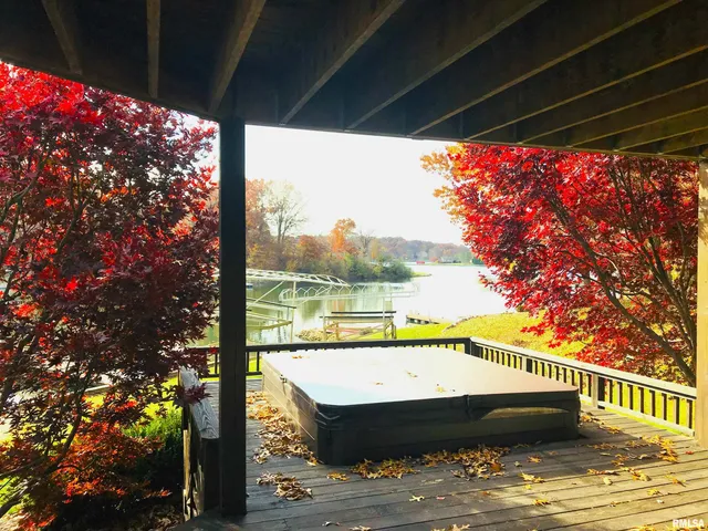 $850,000 | 110 Birch Court, Dahinda, IL 61428