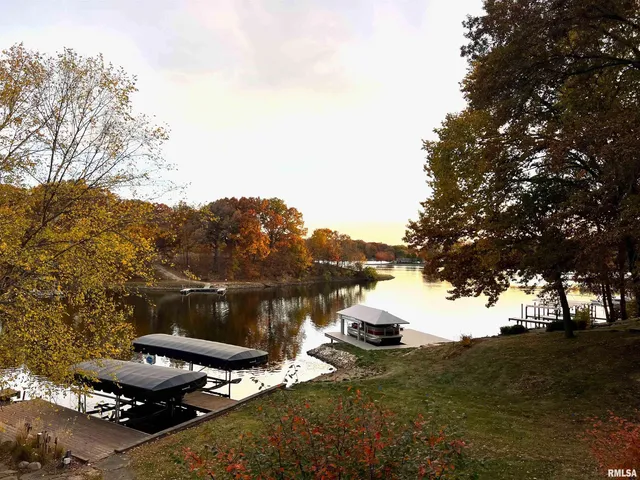 $850,000 | 110 Birch Court, Dahinda, IL 61428