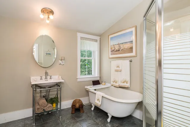 $948,000 | 105 Brentwood Road, Exeter, NH 03833