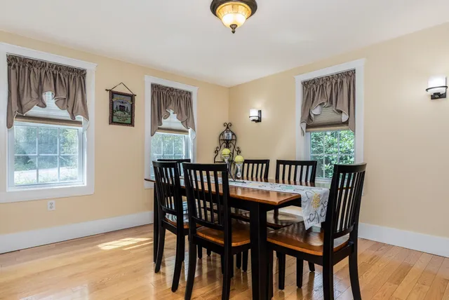 $948,000 | 105 Brentwood Road, Exeter, NH 03833