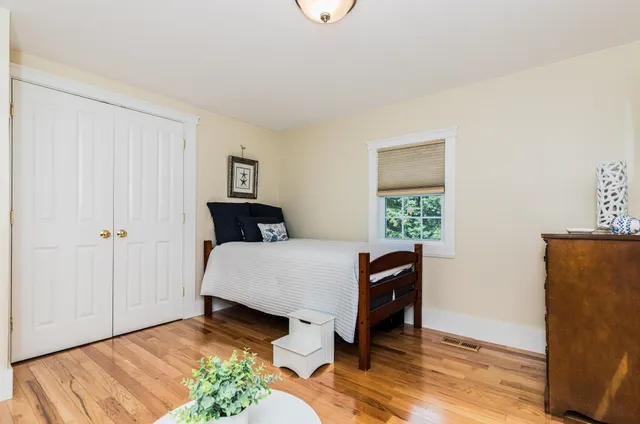 $948,000 | 105 Brentwood Road, Exeter, NH 03833