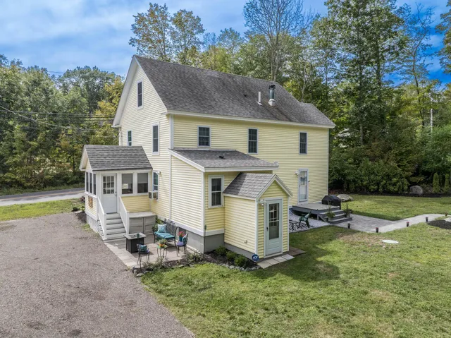 $948,000 | 105 Brentwood Road, Exeter, NH 03833