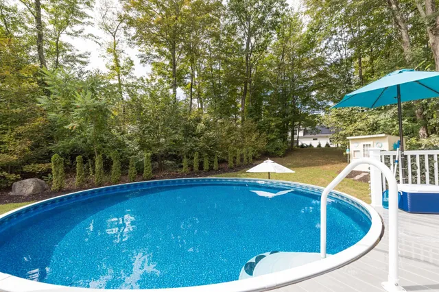 $948,000 | 105 Brentwood Road, Exeter, NH 03833