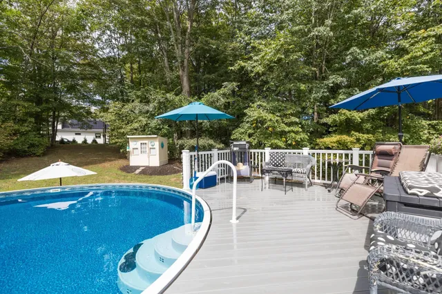 $948,000 | 105 Brentwood Road, Exeter, NH 03833