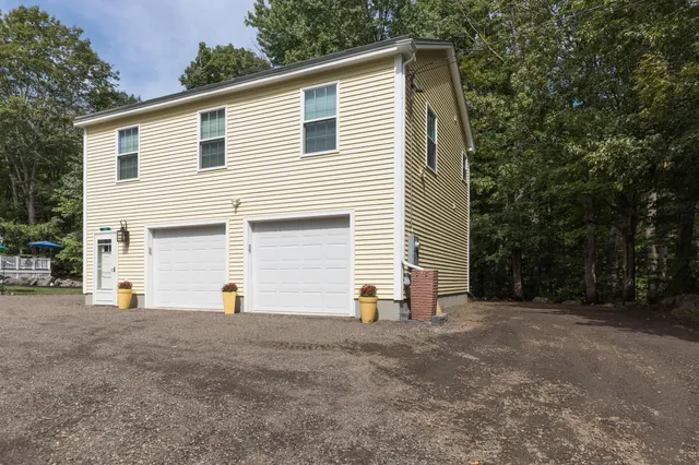 $948,000 | 105 Brentwood Road, Exeter, NH 03833