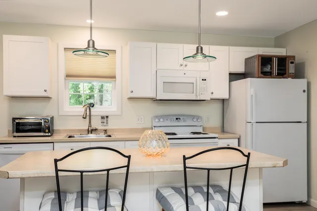 $948,000 | 105 Brentwood Road, Exeter, NH 03833