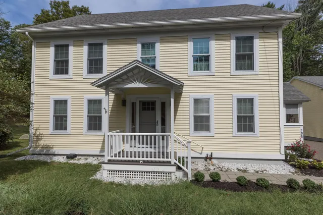 $948,000 | 105 Brentwood Road, Exeter, NH 03833