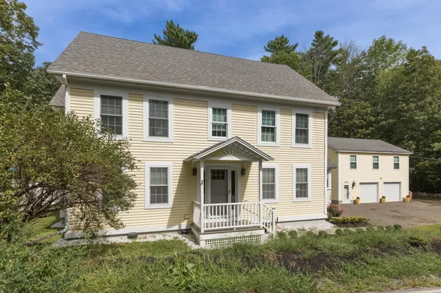$948,000 | 105 Brentwood Road, Exeter, NH 03833