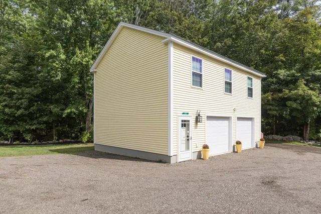 $948,000 | 105 Brentwood Road, Exeter, NH 03833