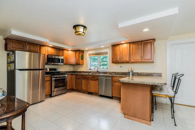 $948,000 | 105 Brentwood Road, Exeter, NH 03833