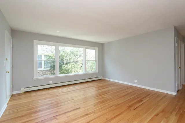 $2,400 | 6555 North Natoma Avenue, Unit 2W, Chicago, IL 60631