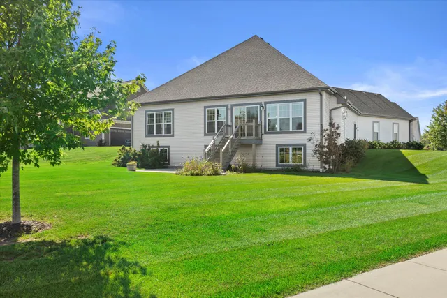 $684,900 | W195N5814 Deer Park Court, Menomonee Falls, WI 53051