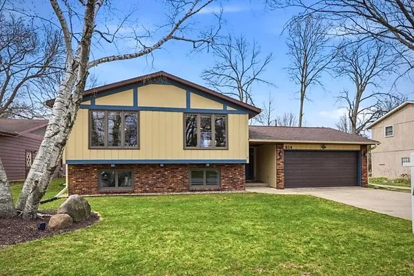 $699,900 | 614 Chatham Terrace, Madison, WI 53711