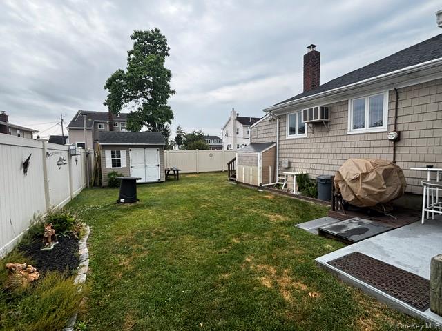 45 West Clearwater Road Lindenhurst, NY 11757 - Photo 4 of 18