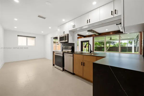 $6,500 | 5421 Buchanan Street, Hollywood, FL 33021