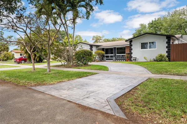 $6,500 | 5421 Buchanan Street, Hollywood, FL 33021