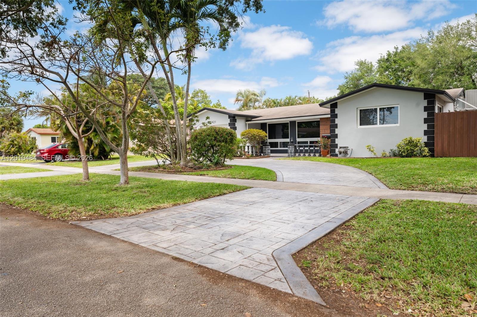 5421 Buchanan Street Hollywood, FL 33021 - Photo 3 of 42