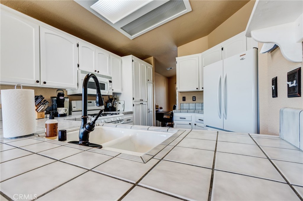 7170 Joshua Road Oak Hills, CA 92344 - Photo 43 of 58