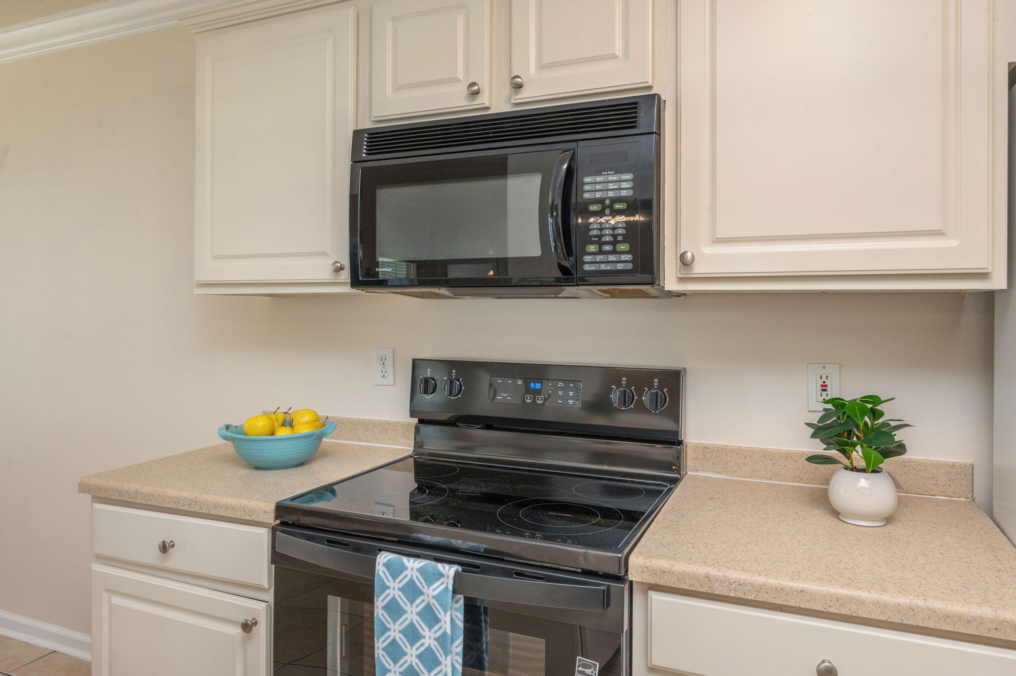 35 Lake Front Drive Miramar Beach, FL 32550 - Photo 12 of 29 a kitchen with a microwave stove and microwave