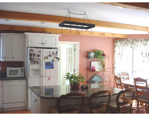 8 Hickory Lane Georgetown, MA 01833 - Photo 2 of 7