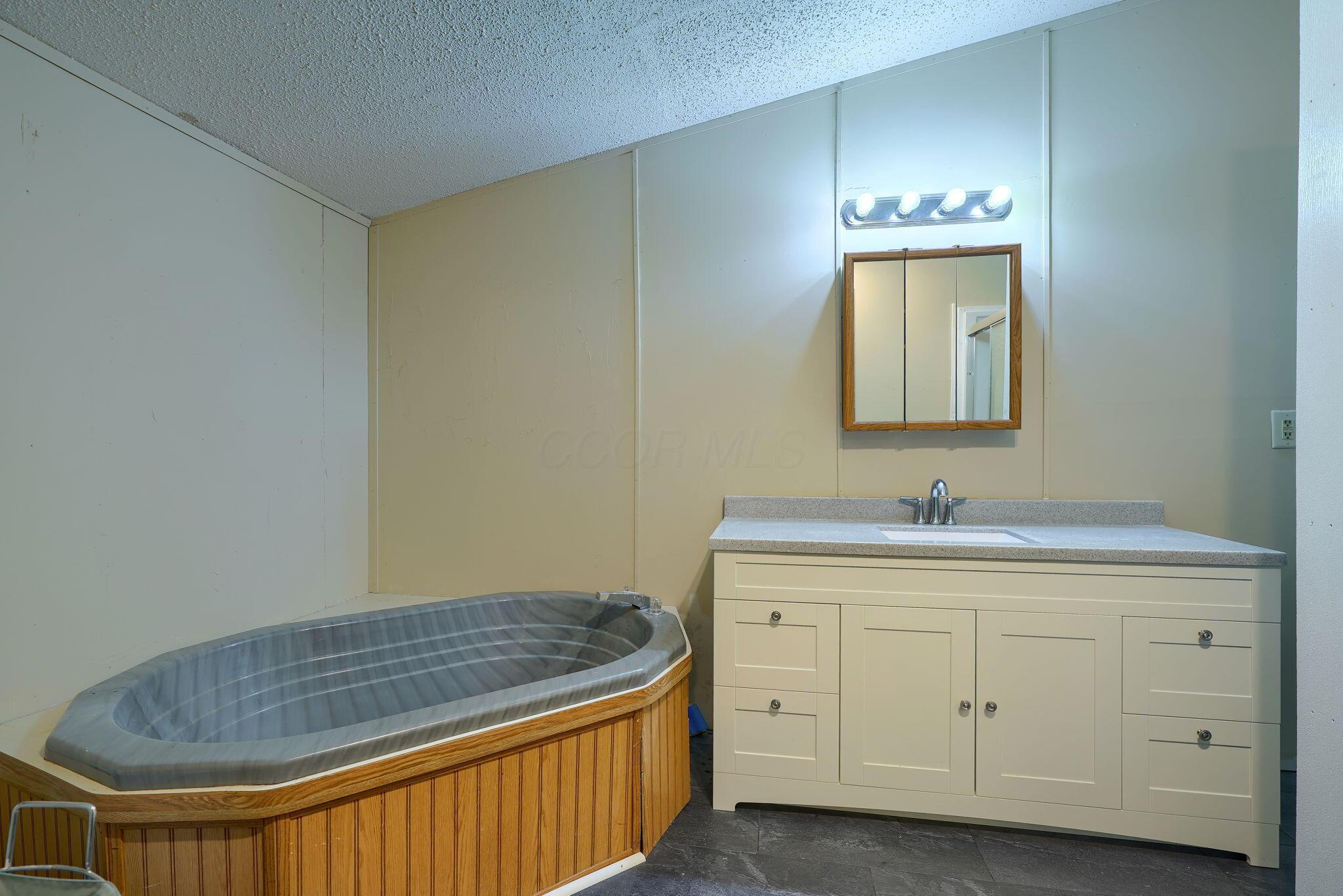109 Bunker Hill Road Wellston, OH 45692 - Photo 33 of 42 32. Main Bath (1)