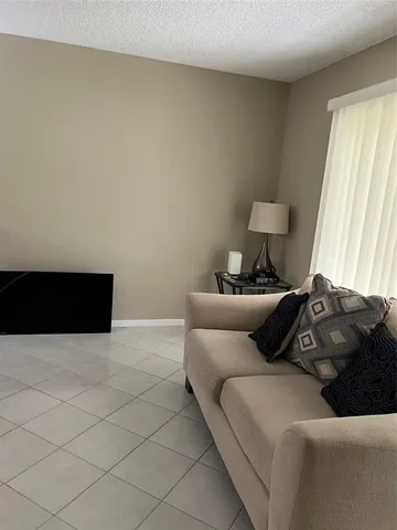 $2,095 | 1605 Abaco Drive, Unit 1605 J1, Coconut Creek, FL 33066