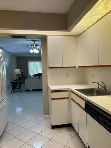 $2,095 | 1605 Abaco Drive, Unit 1605 J1, Coconut Creek, FL 33066