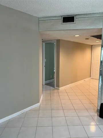 $2,095 | 1605 Abaco Drive, Unit 1605 J1, Coconut Creek, FL 33066