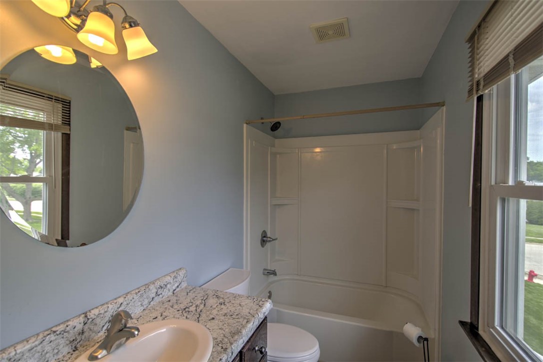 2705 Essex Place Decatur, IL 62521 - Photo 18 of 29 Gallery Image 18