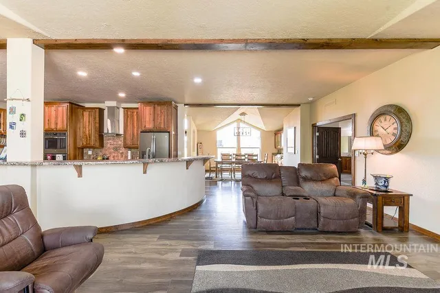 $564,000 | 414 South Garfield Street, Genesee, ID 83832