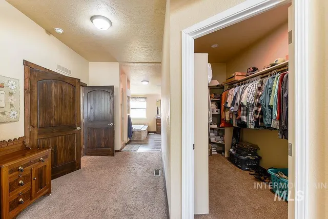 $564,000 | 414 South Garfield Street, Genesee, ID 83832