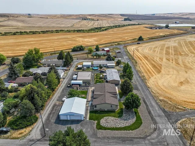 $564,000 | 414 South Garfield Street, Genesee, ID 83832